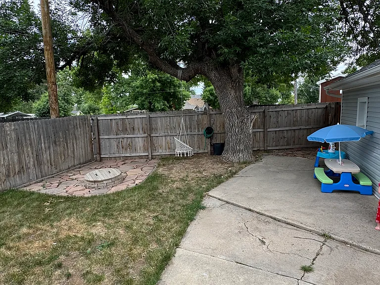 308 Charlotte St — Photo 22