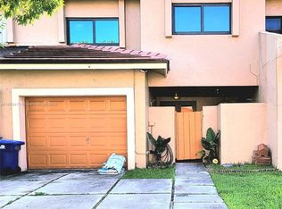 19530 Cypress Ct, Hialeah, FL 33015