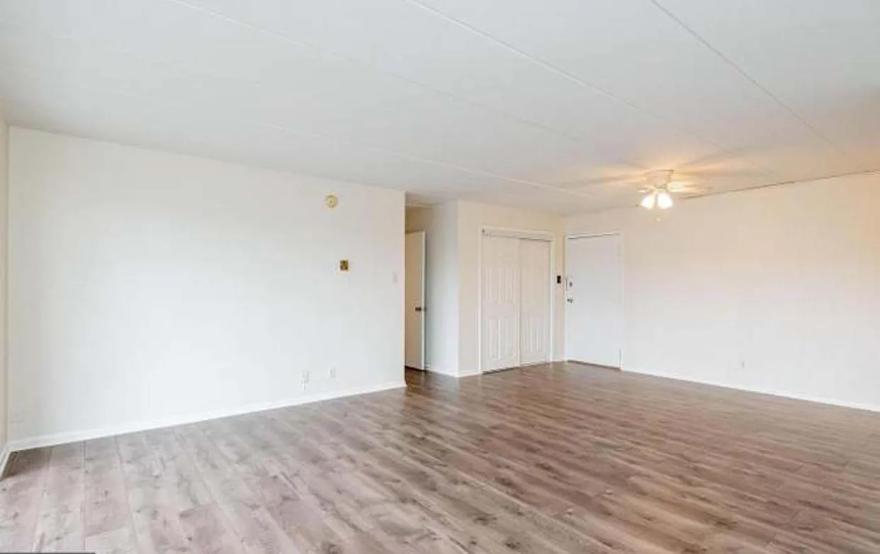 1 bed, 748 sqft, $1,400 — Photo 2