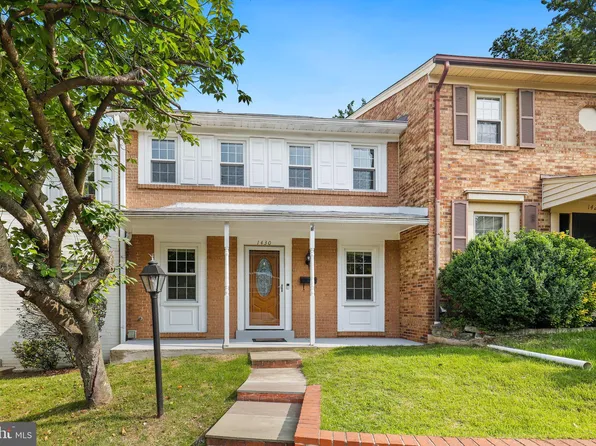 1430 Deerfield Ln, Woodbridge, VA 22191