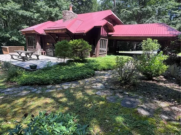 349 Tanglewood Cemetery Road, Linville, NC 28646