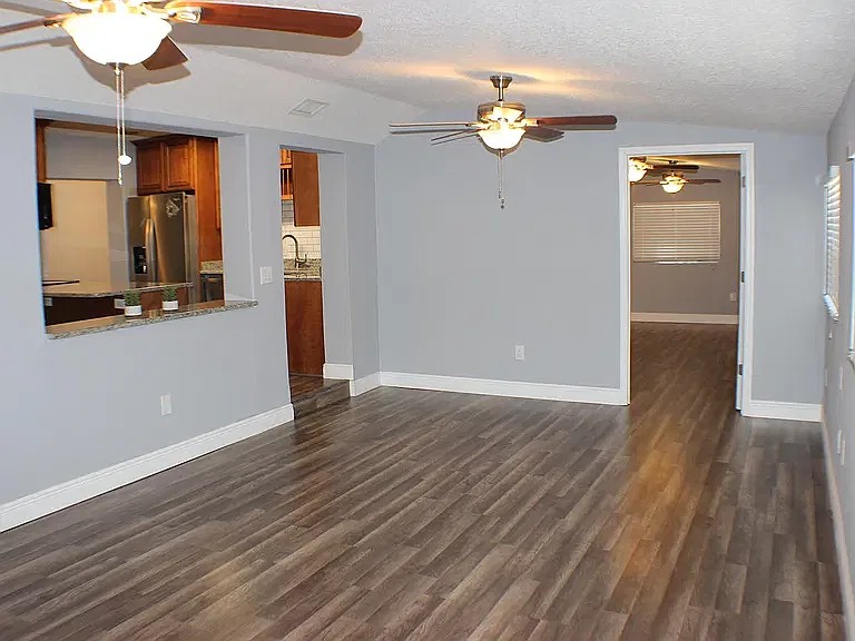 1042 Cabot Dr NE — Photo 2