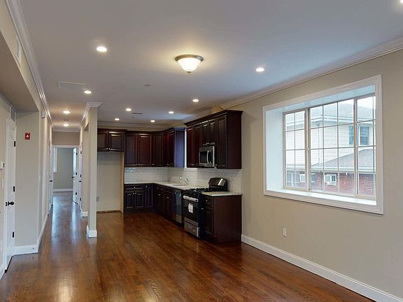 2nd image of 363 Cromwell Ave