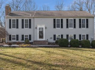 56 Circle Dr, Hampton, NJ 08827