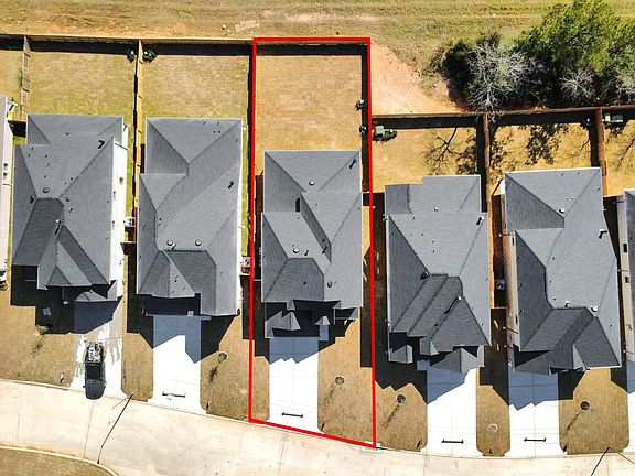 5th image of 2962 Bury Park Dr