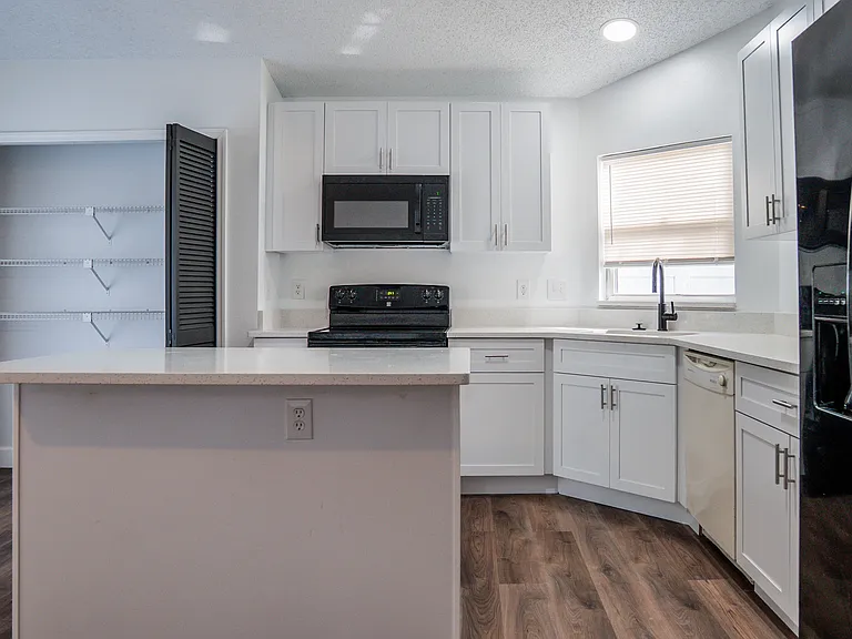 8848 Parliament Ct — Photo 4