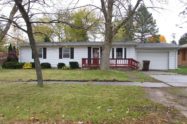 701 Oakwood St photo 1