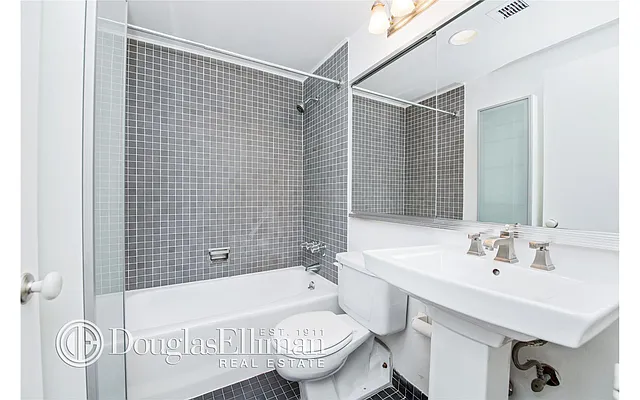 Rented by Douglas Elliman | media 7