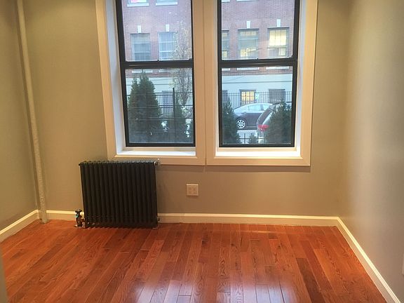 5th image of 552 Parkside Ave APT A1
