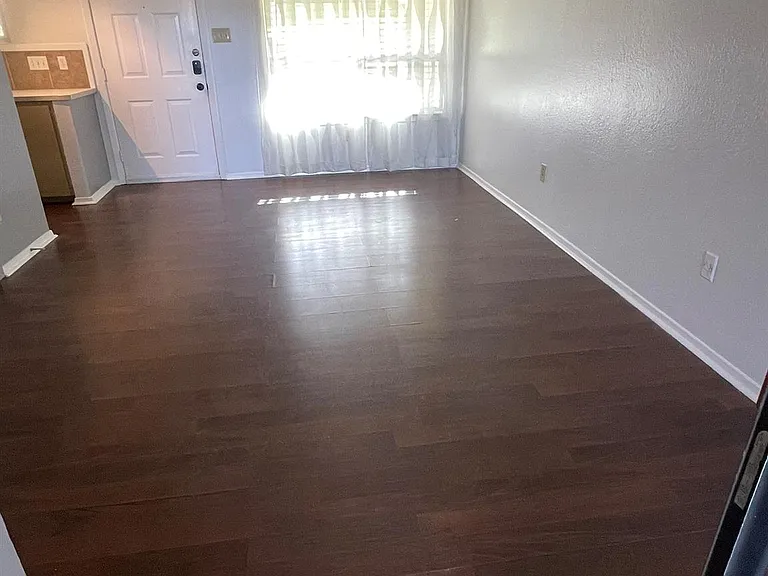 1514 Parker Ln #110 — Photo 4