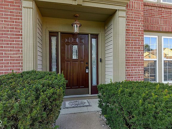 5th image of 8336 Hunters Meadow Ct