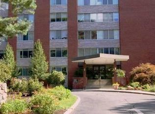 22 Chestnut Pl APT 103P, Brookline, MA 02445