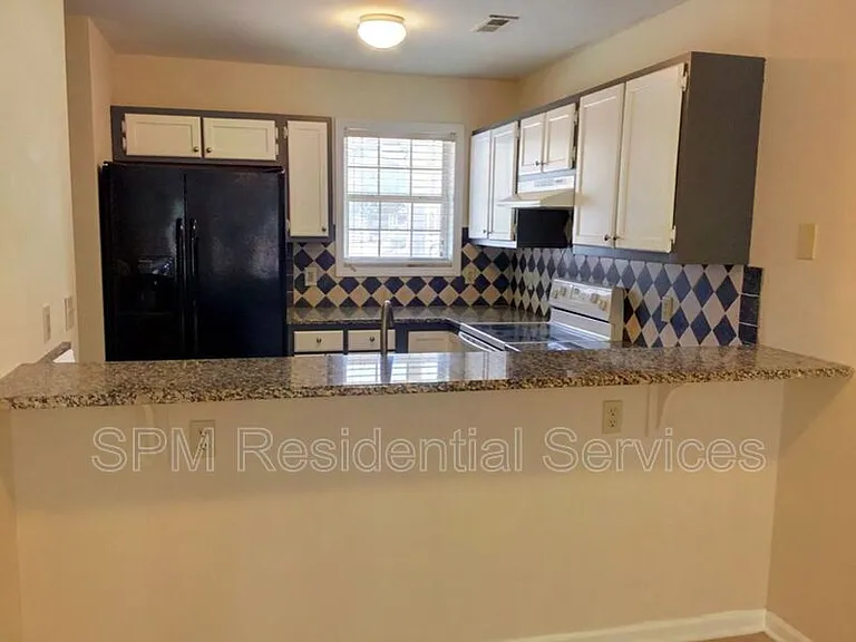 5116 Lampost Cir — Photo 3