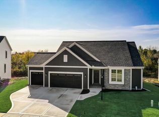 N174W20564 Laurel Springs Cir, Jackson, WI 53037