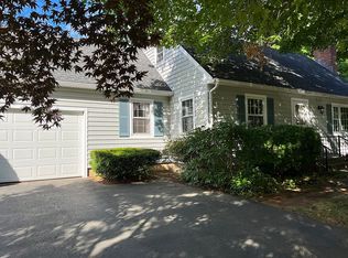 17 Davis Dr, Guilford, CT 06437