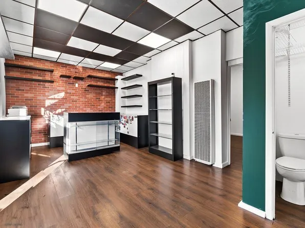 1526 43rd Street image 8 of 12