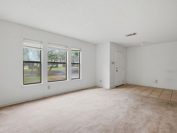 5th image of 281 Samantha Dr