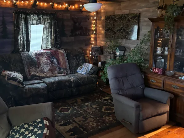 865 Tug Creek Connection Rd, Hinton, WV 25951