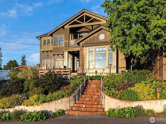 4th image of 3310 59th Avenue SW #A