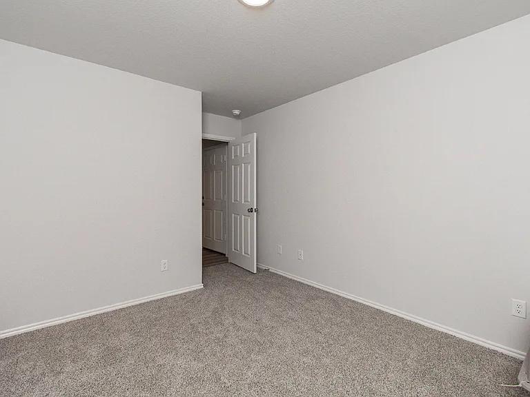2342 Bee Creek Loop — Photo 20