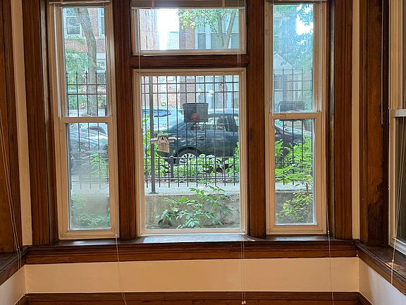 5th image of 1925 N Honore St #1