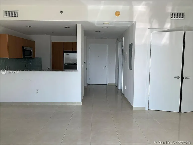1050 Brickell Ave #1822 — Photo 4