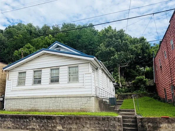 326 Main St, Gauley Bridge, WV 25085