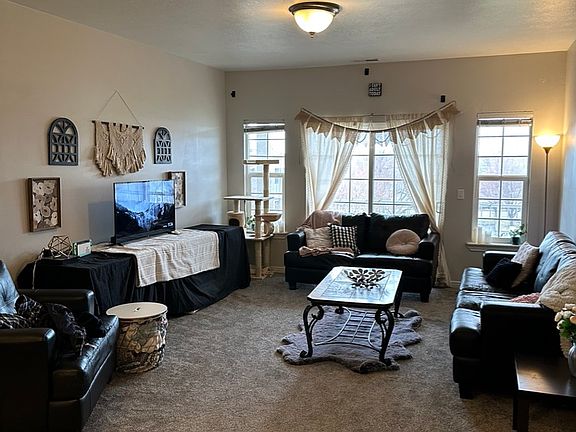 3rd image of 405 N Belmont Pl #349-1