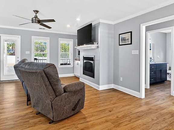 5th image of 108 Butternut Rd