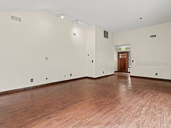 4th image of 34 Sweet Bay Ln