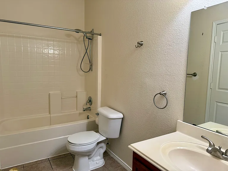 1543 Sandstone Dr — Photo 16