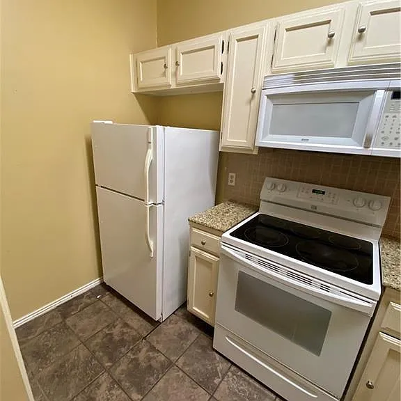 2802 Nueces St #311 — Photo 2
