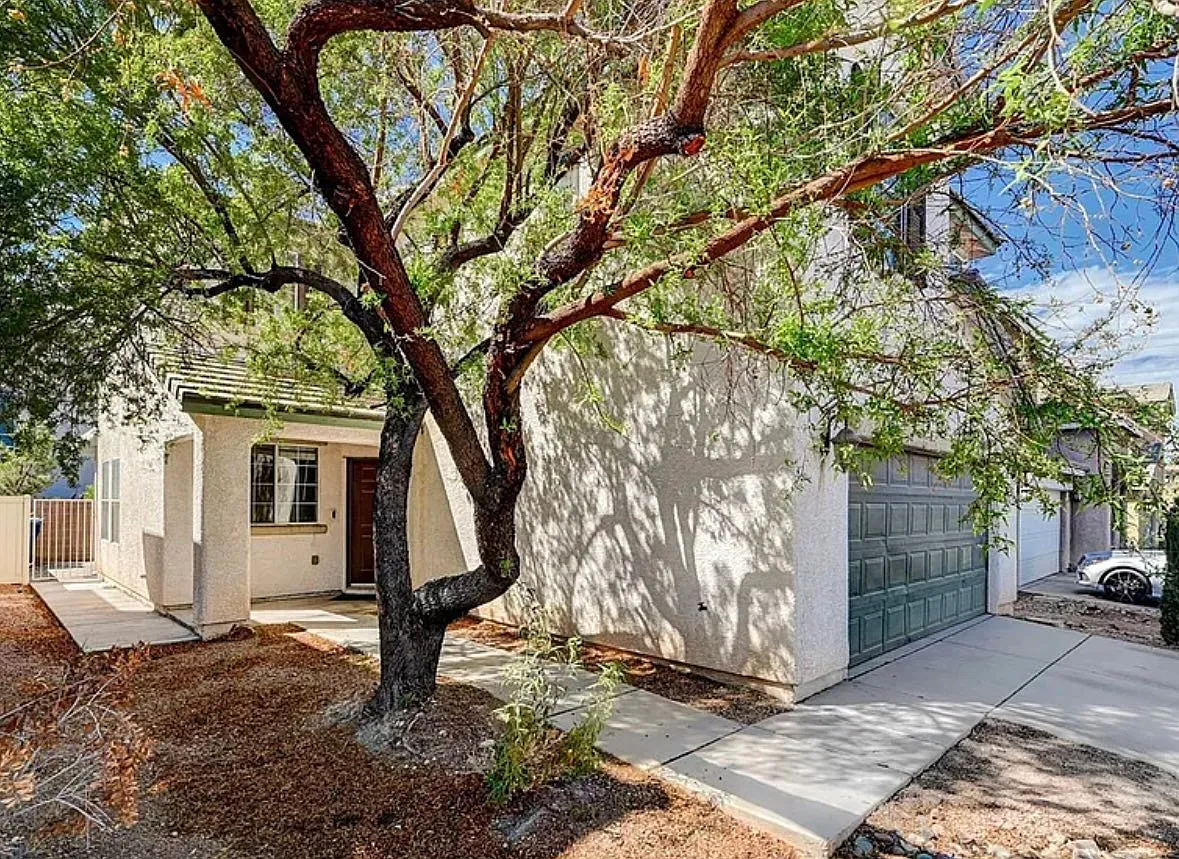 Grand Sequoia St, Las Vegas — Photo 2