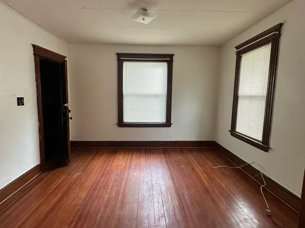 60 Poplar St #3, Waterbury, CT 06708