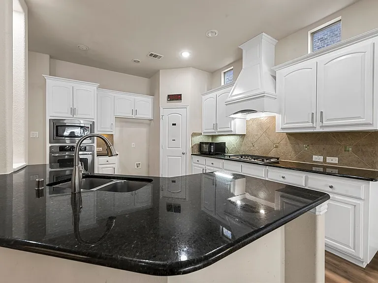 8732 Laurel Canyon Rd — Photo 12
