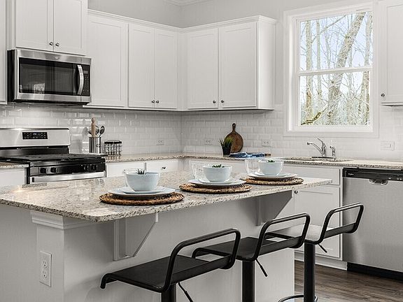 3rd image of 74 Buckthorn Way