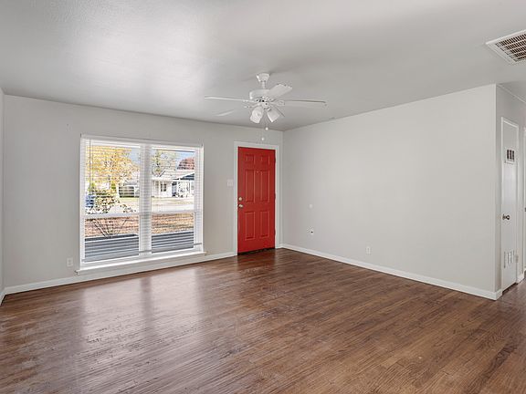 5th image of 1702 W Brockett St