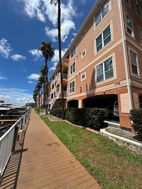 2 bed, 2.0 bath, 968 sqft, $2,650 — Photo 3