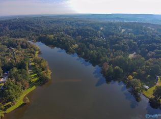 3905 Fall Bluff Dr SW, Decatur, AL 35603