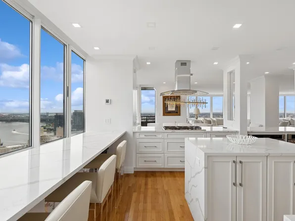 455 East 86th Street 33A image 3 of 16