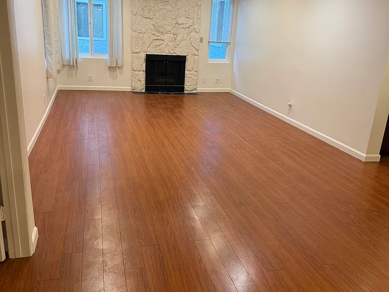 1262 S Barrington Ave #203 — Photo 10