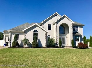 405 Varsity Dr #L-49, Throop, PA 18512