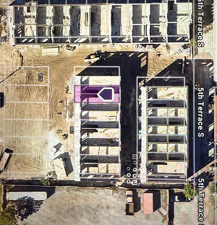1st image of 871 6TH AVENUE S