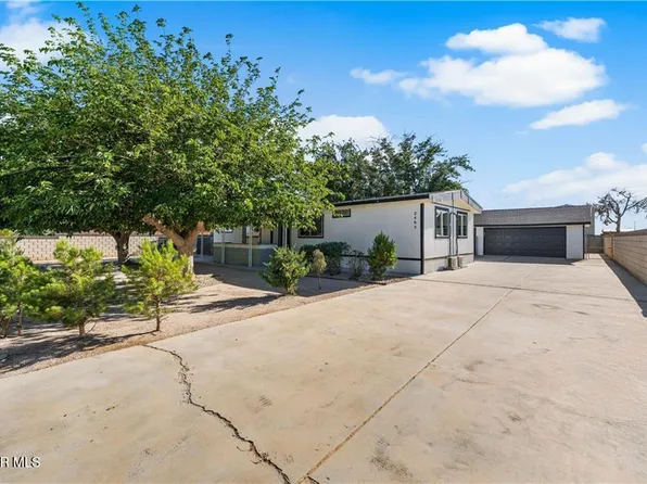 2465 55th St W, Rosamond, CA 93560