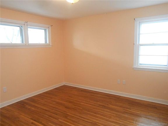 5th image of 613 Montrose Ave