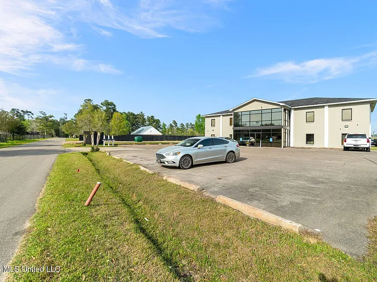 2 W Lakeview Dr #6 — Photo 4