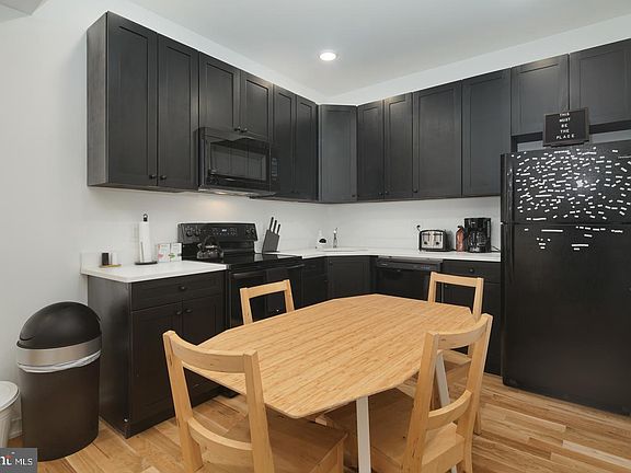 5th image of 1918-20 E Cumberland St Unit B