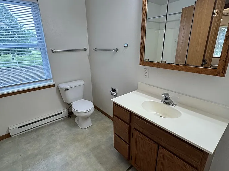 90 E Gridley Ave — Photo 49