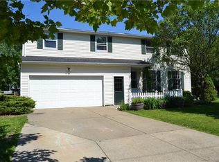 137 Ruskin Rd, East Aurora, NY 14052