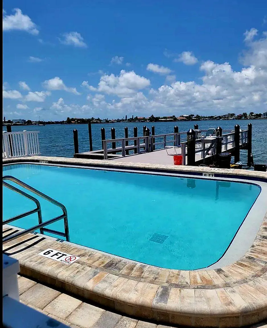 1 bed, 420 sqft, $2,500 — Photo 2
